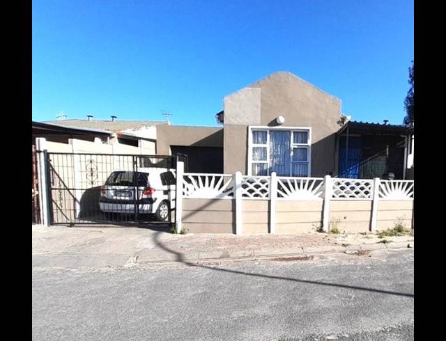 3 BEDROOM HOUSE FOR SALE IN ROBINVALE